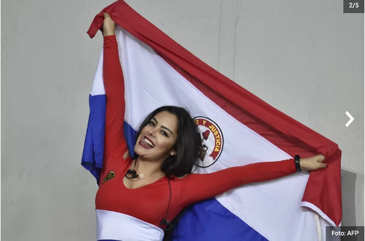 Attractive Larissa Riquelme again after nine years in the stands
