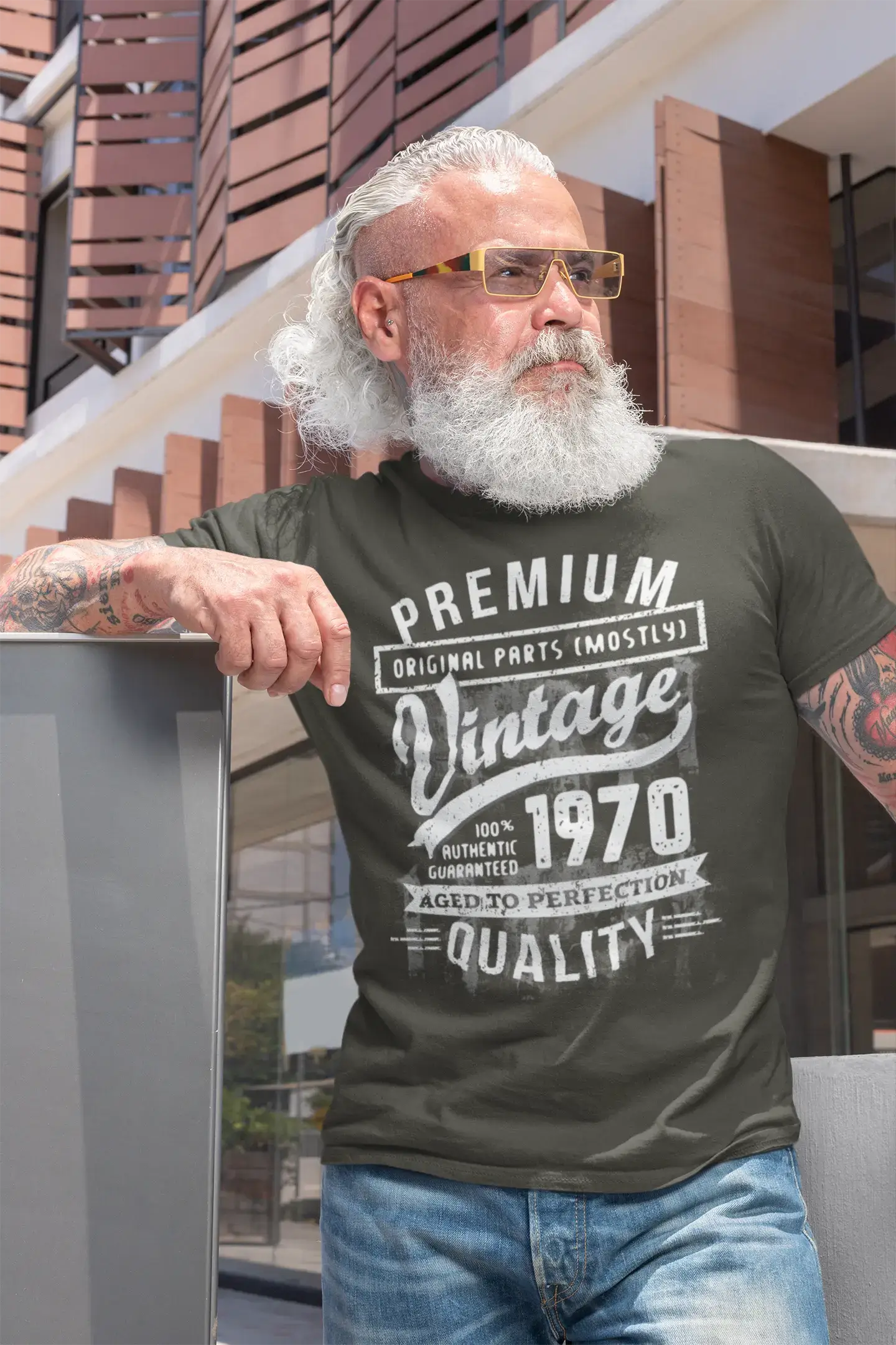 ULTRABASIC - Graphic Men's 1970 Aged to Perfection Birthday Gift T-Shirt