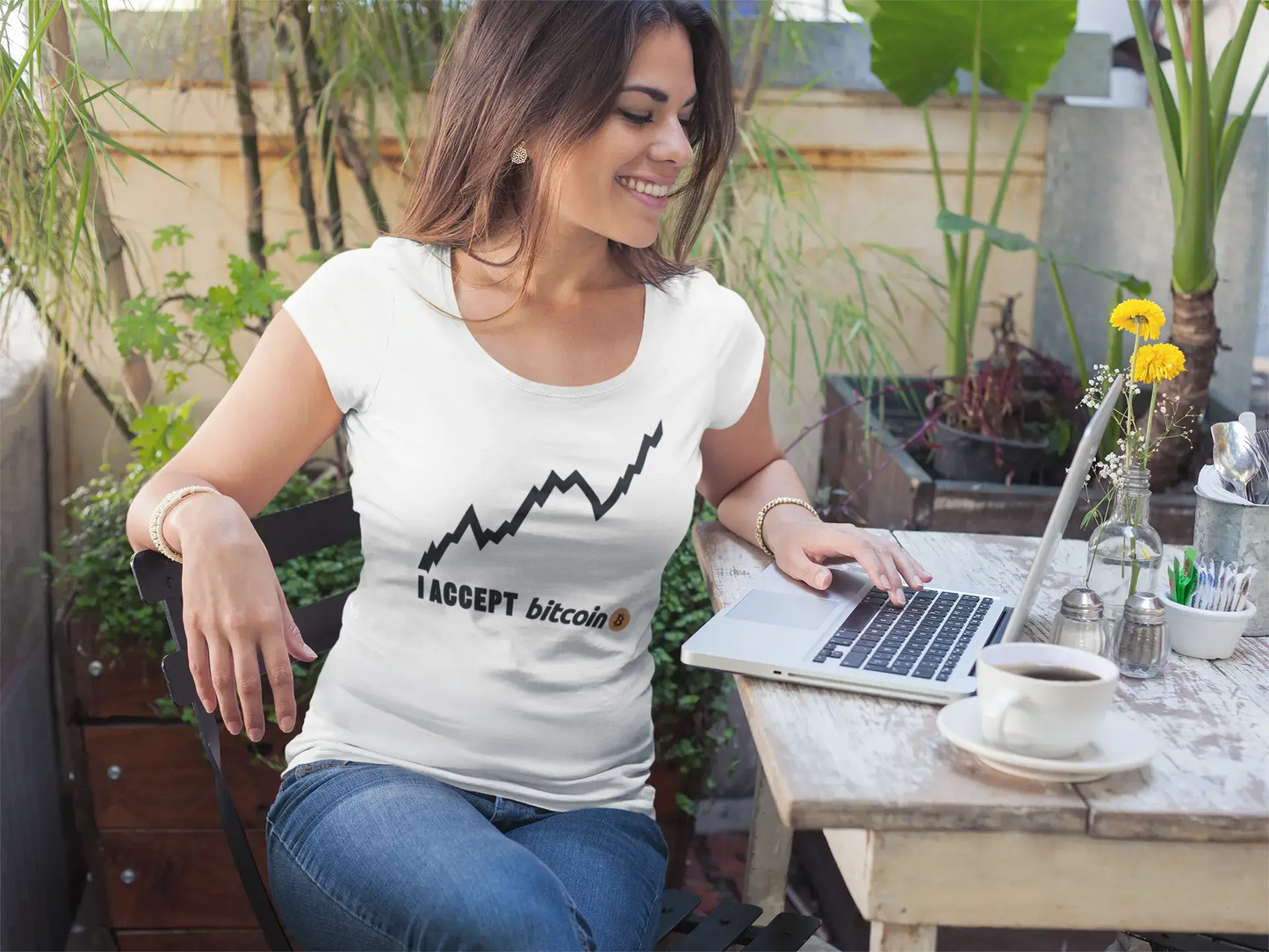 Ultrabasic® Tee-Shirt Femme col Rond Décolleté I Accept Bitcoin Millionnaire BTC HODL Tee Crypto Gift Idea