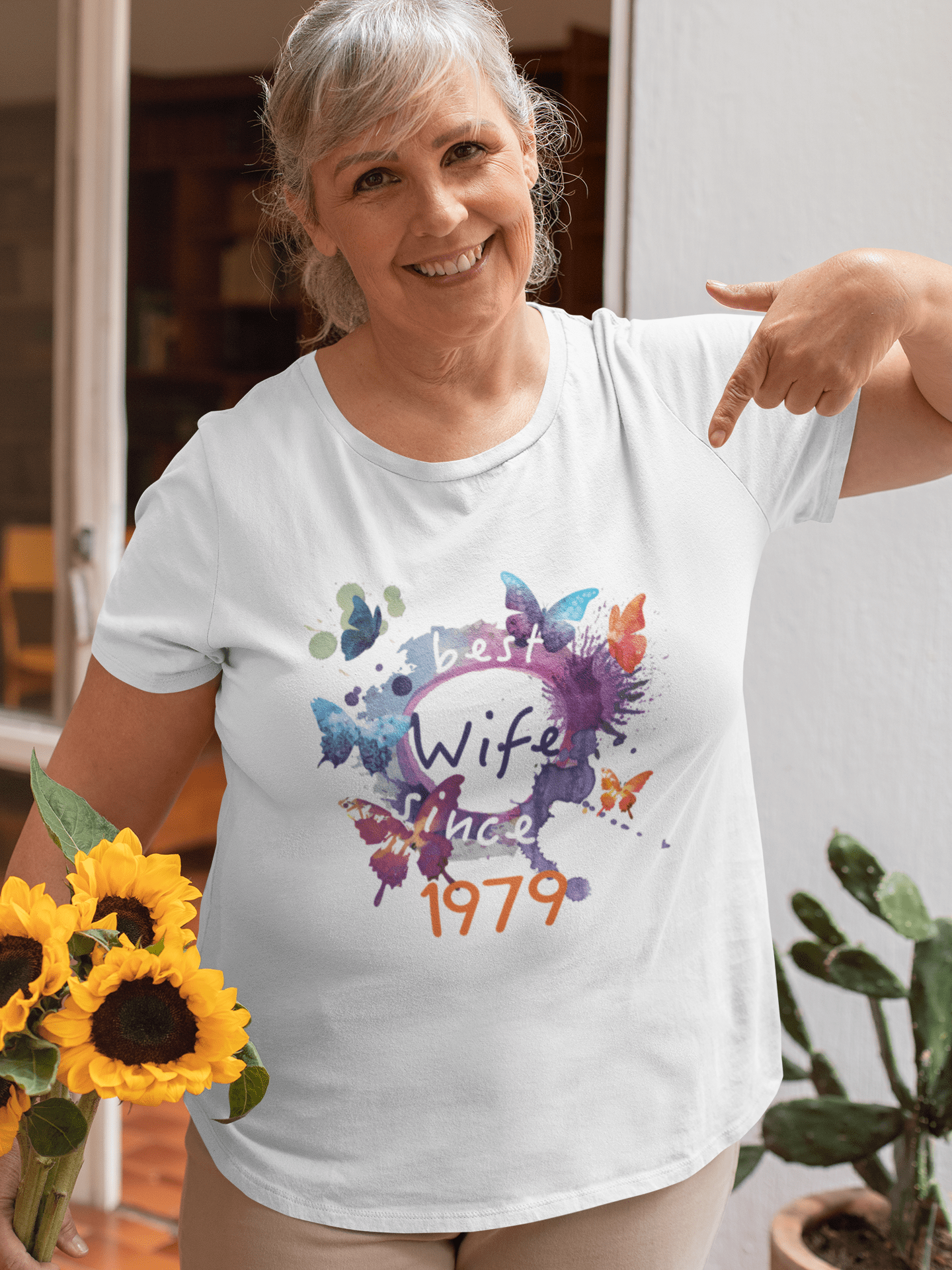 1979, Women's Short Sleeve Round Neck T-shirt 00142