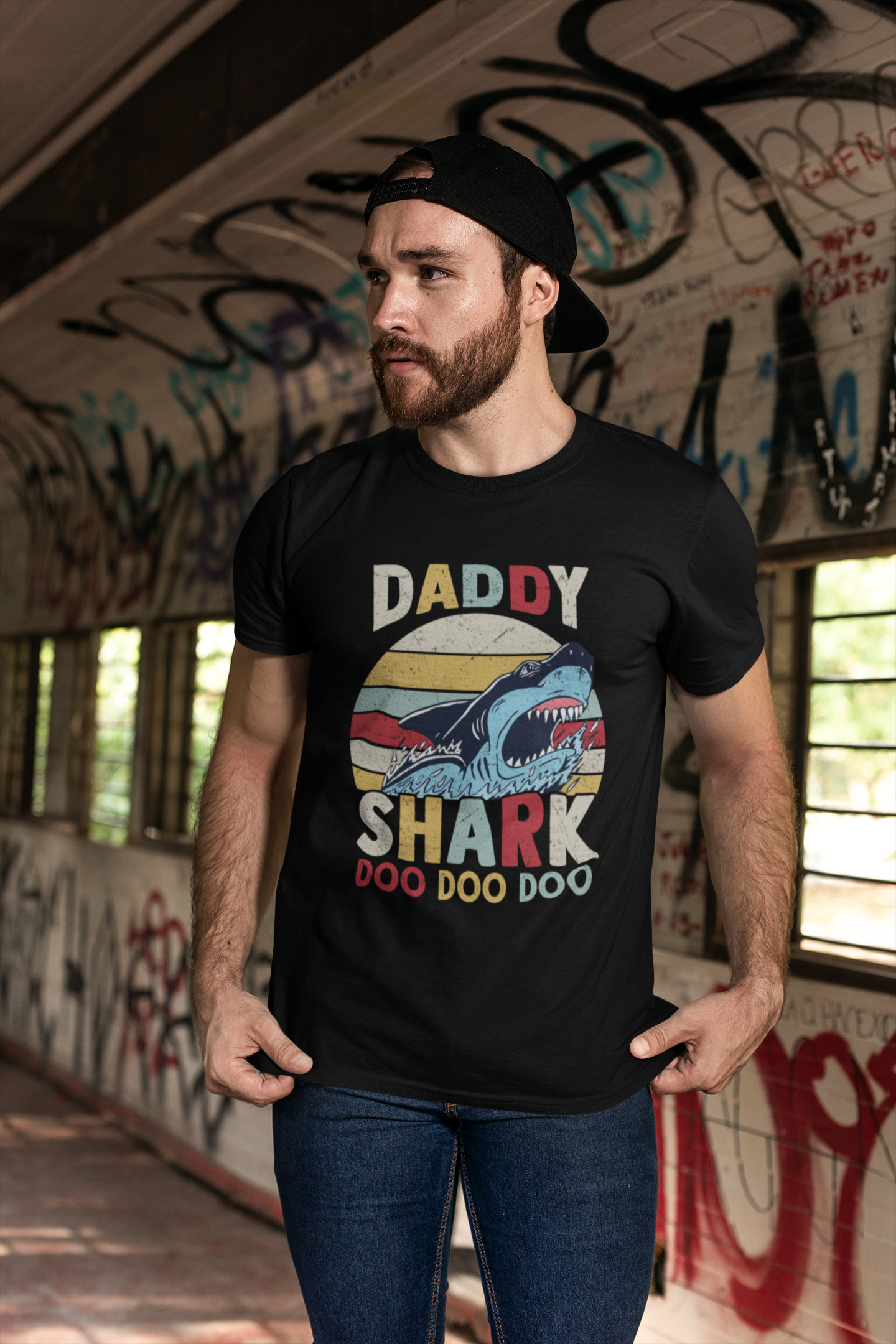 ULTRABASIC Men's Vintage T-Shirt Daddy Shark Doo Doo Doo - Family Time - Father's Gift